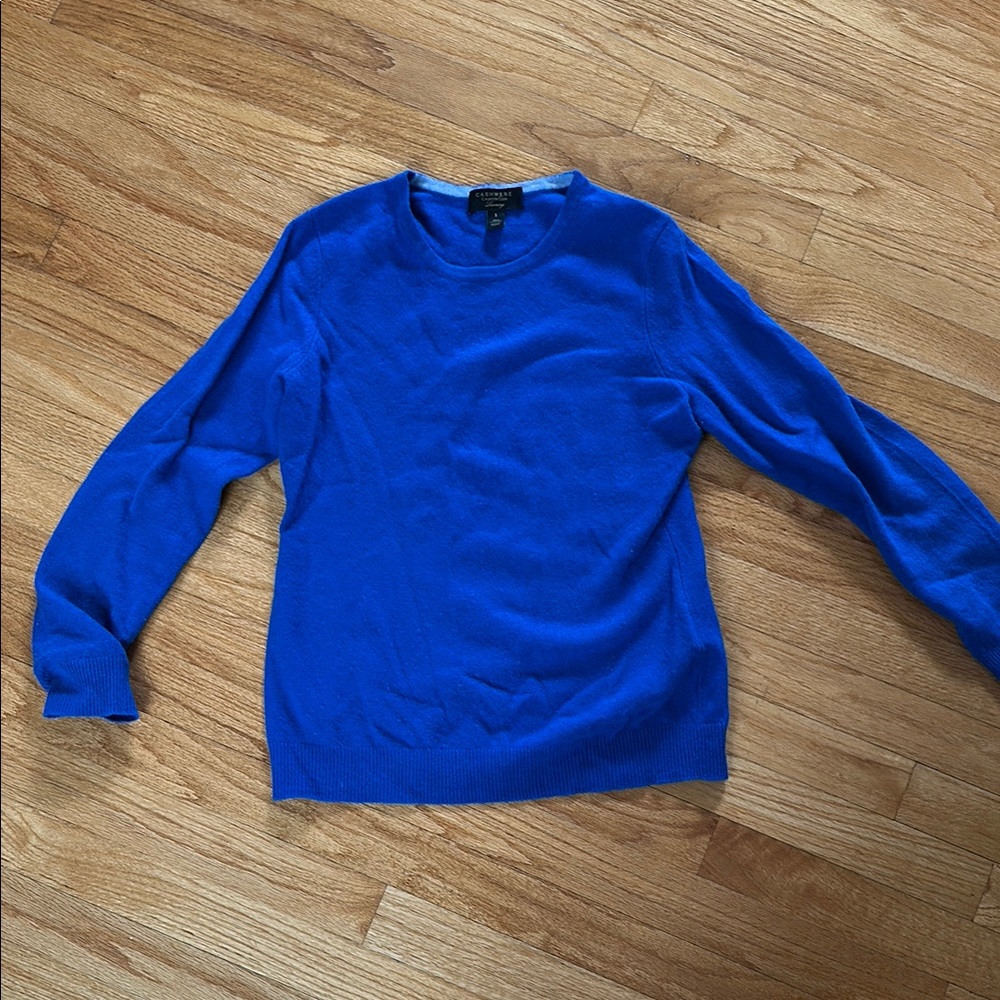 Royal Blue Crew Neck Sweater with Long Sleeves